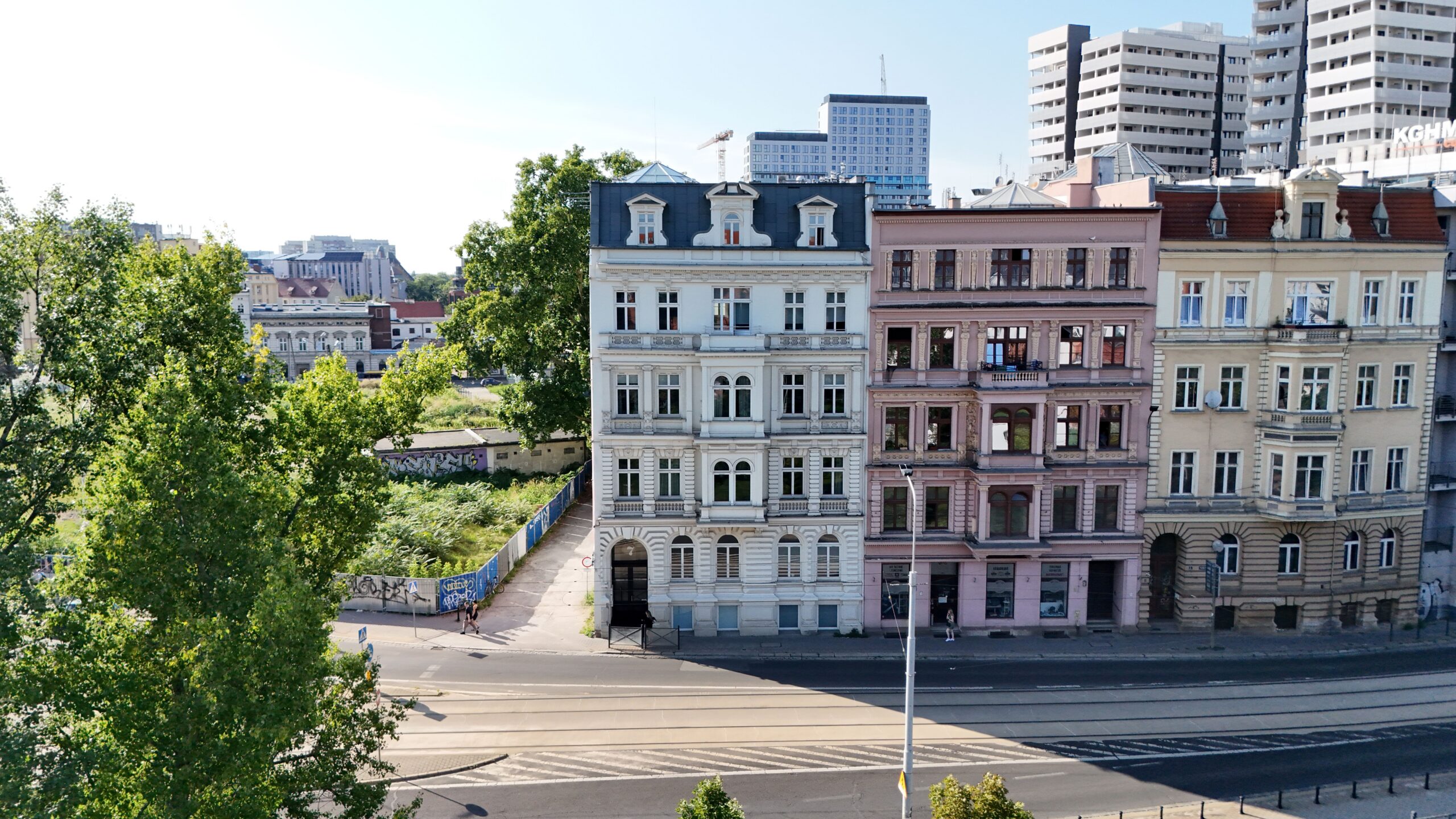 BUDYNEK BIUROWY PODWALE