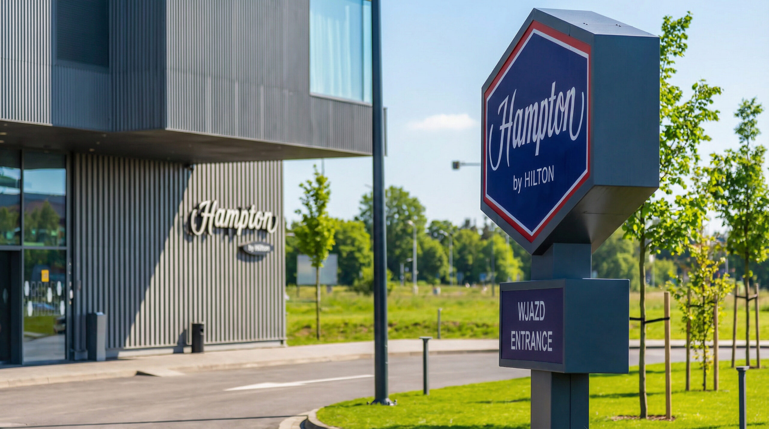 HOTEL HAMPTON BY HILTON